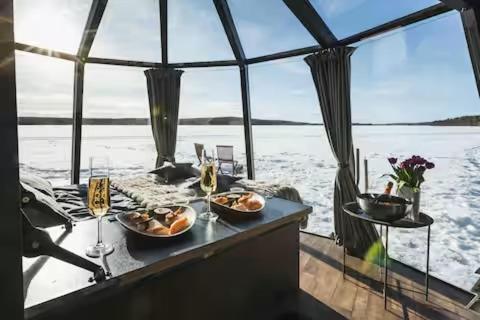 Skyfire Village Igloos Рованиеми Экстерьер фото